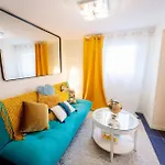 Apartment Sunny By Leslodgespa - Moderne Et Colore, Proche De Bale Et De L'aeroport *